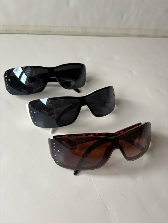Accessories - New - Lot of 3 Womens Assorted Sunglasses Sunmmer Frames Glasses
